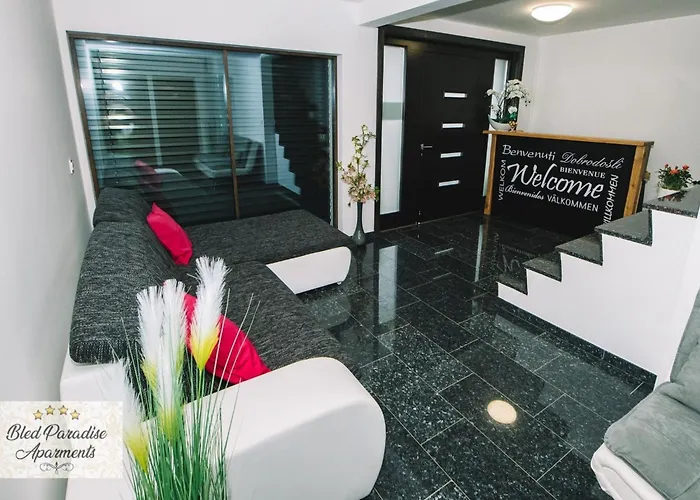 Prestigious And Stylish - Classic One Bedroom With Balcony