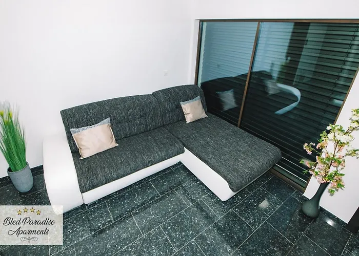 Prestigious And Stylish - Classic One Bedroom With Balcony Блед