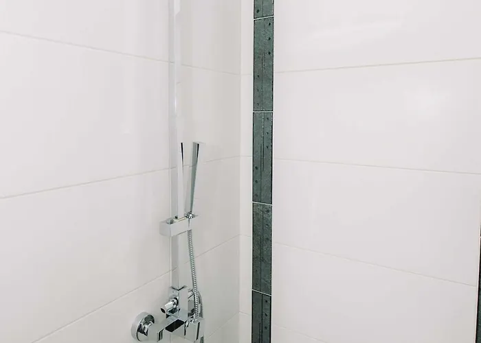 Prestigious And Stylish - Classic One Bedroom With Balcony Bled