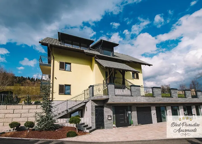 Apartment Prestigious And Stylish - Classic One Bedroom With Balcony *