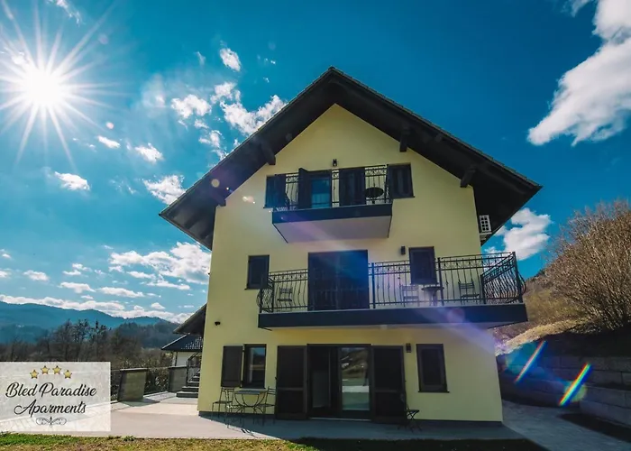 Prestigious And Stylish - Classic One Bedroom With Balcony Апартаменты *